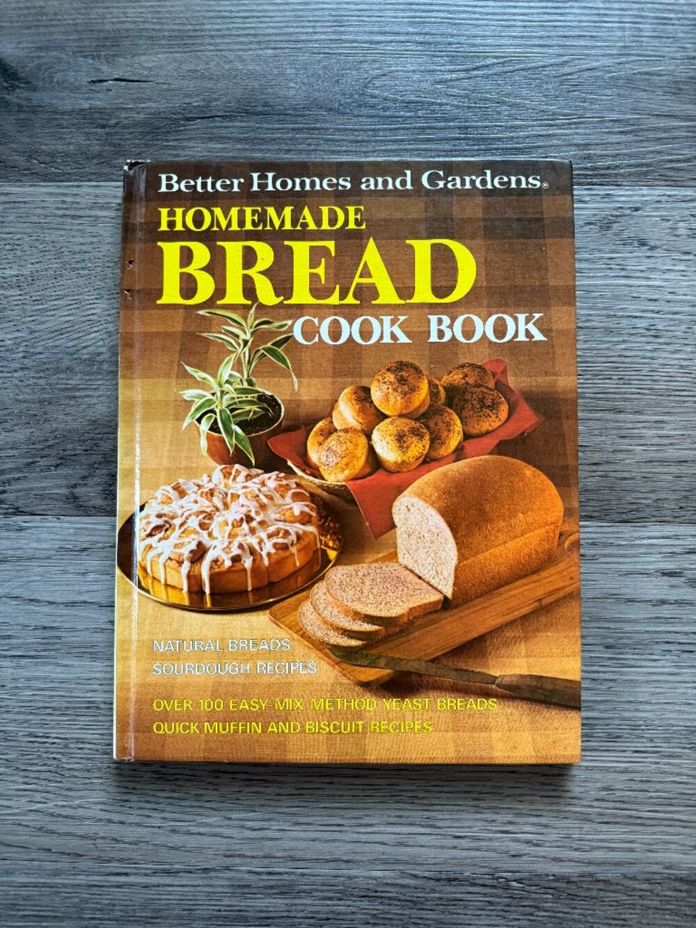 Vintage Better Homes and Gardens Homemade Bread Cook Book 1973